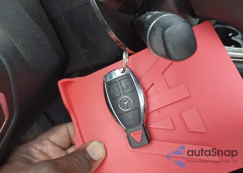 2016 Mercedes-Benz Glc 300 4Matic из США, поврежденный, VIN WDC0G4KB2GF037456